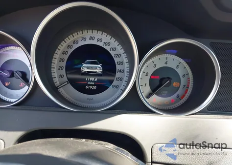 2013 Mercedes-Benz C 250 Luxury/Sport из США, поврежденный, VIN WDDGF4HBXDR291544